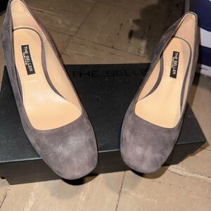Women's Gray Suede Round-Toe Flats